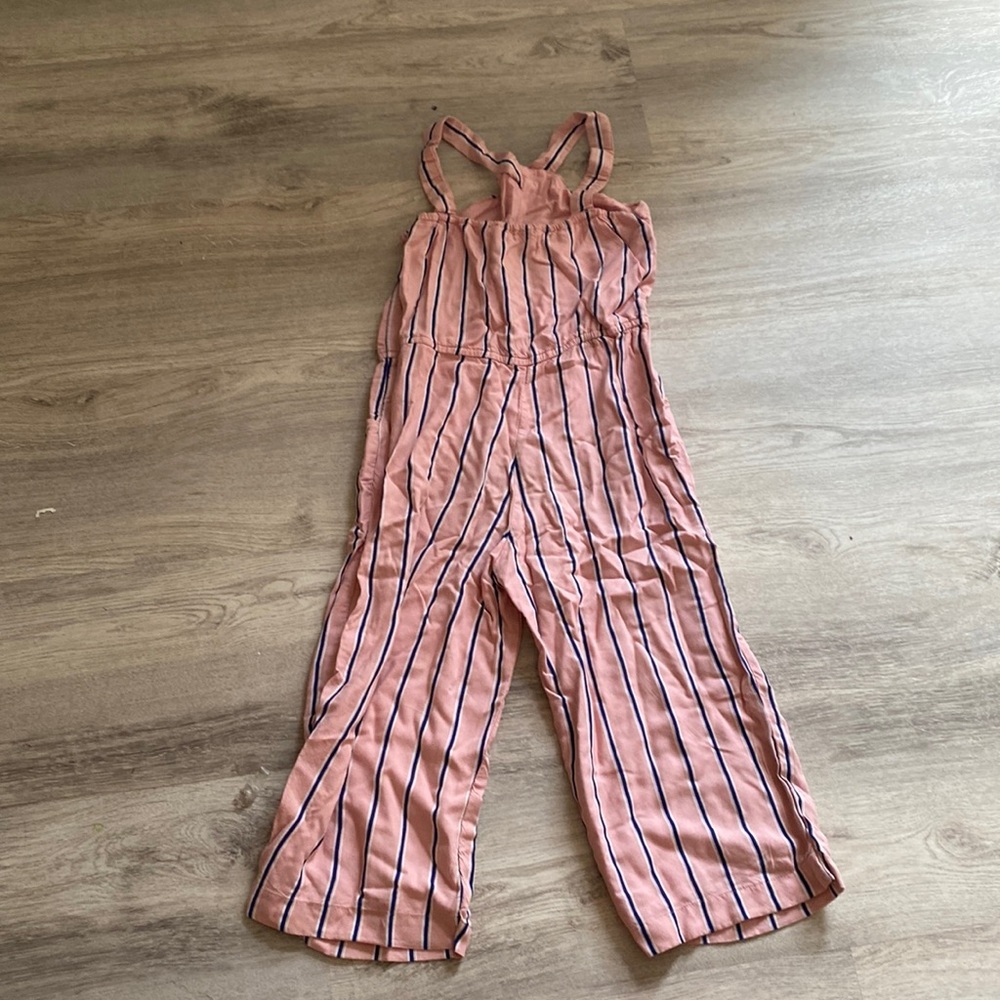 Reposting this item because I forgot to put a picture of the front